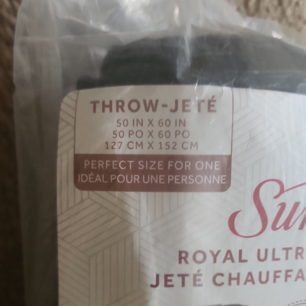 Sunbeam Royal Ultra Heated Throw in Jete Brown Color - Picture 3 of 4
